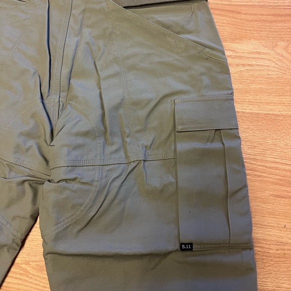 5.11 Tactical HRT Pants Dark Tan Black NEW
SZ WAIST LARGE
351/2-39
INSEAM SHORT - Picture 7 of 8